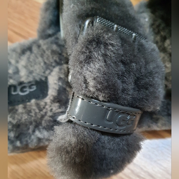 UGG Fuzz Yeah Sheepskin Slides - Picture 3 of 6